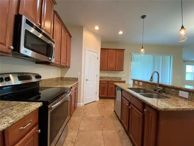 Listing Photo 9
