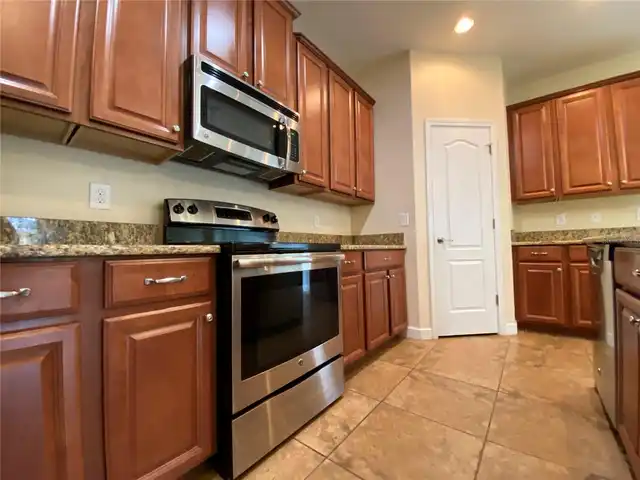 Listing Photo 10