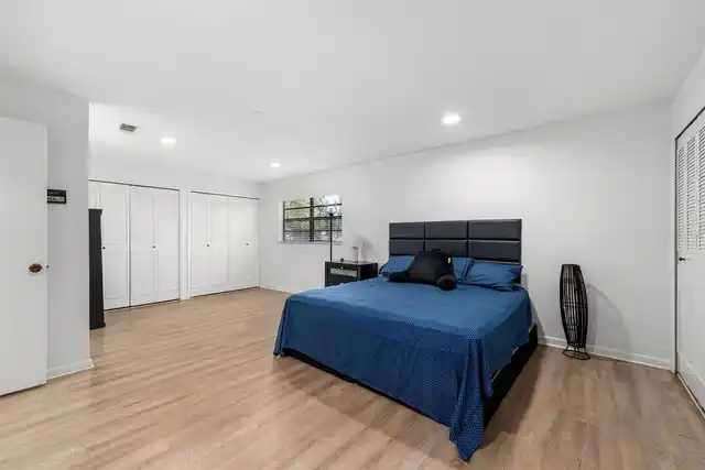 Listing Photo 11