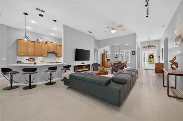 Listing Photo 7
