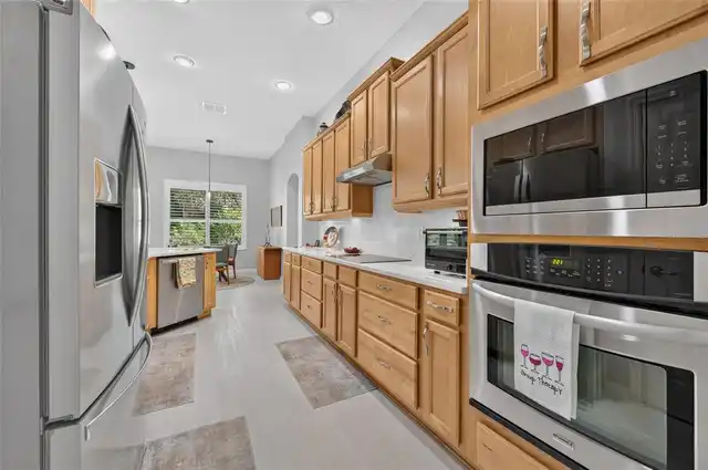Listing Photo 11