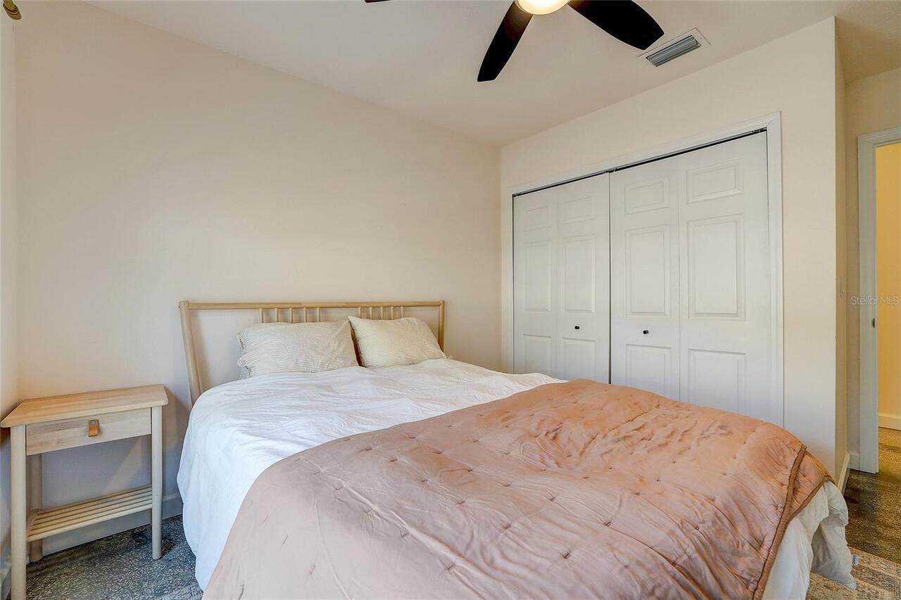 Listing Photo 12