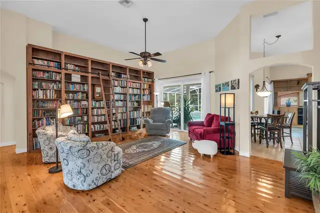 Listing Photo 8