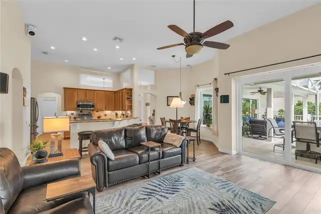 Listing Photo 15