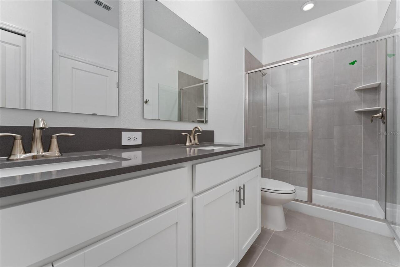 Listing Photo 12