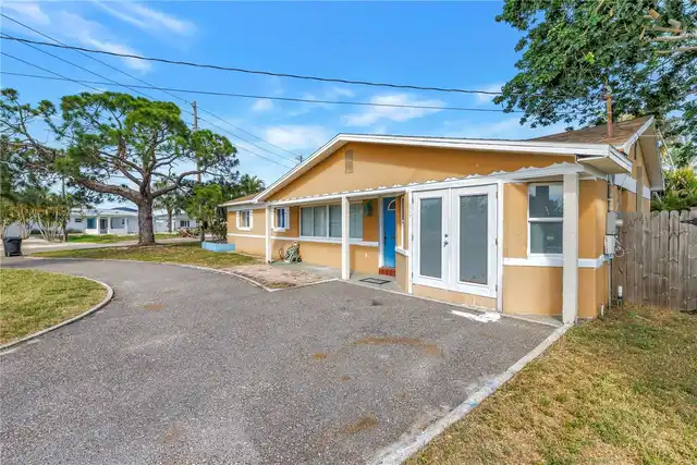 Listing Photo 8