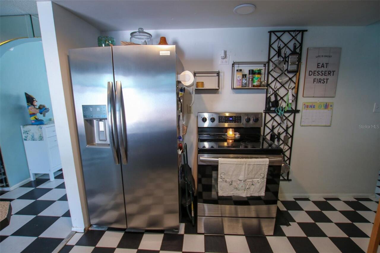 Listing Photo 11