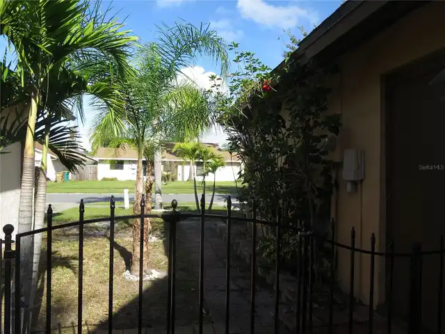 Listing Photo 10