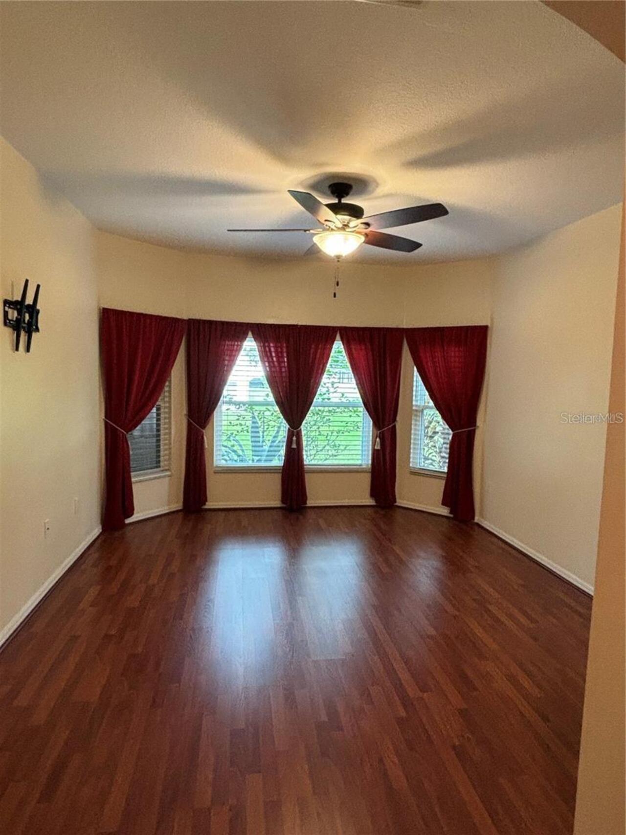 Listing Photo 9