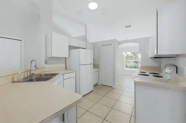 Listing Photo 10