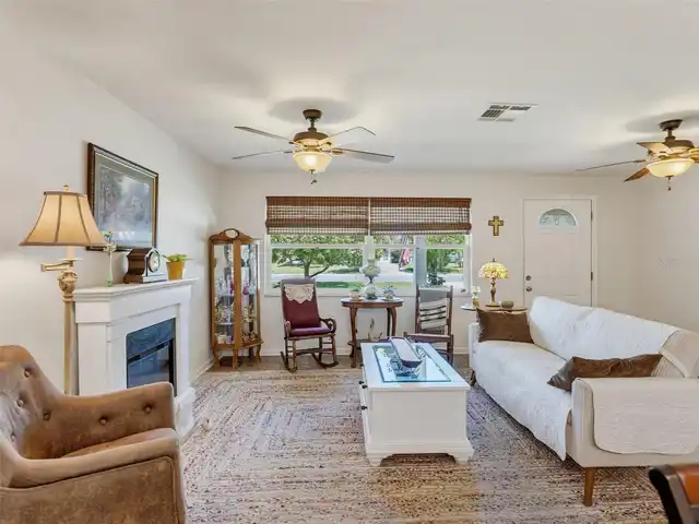 Listing Photo 8