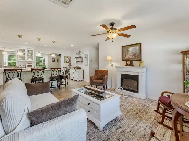Listing Photo 10