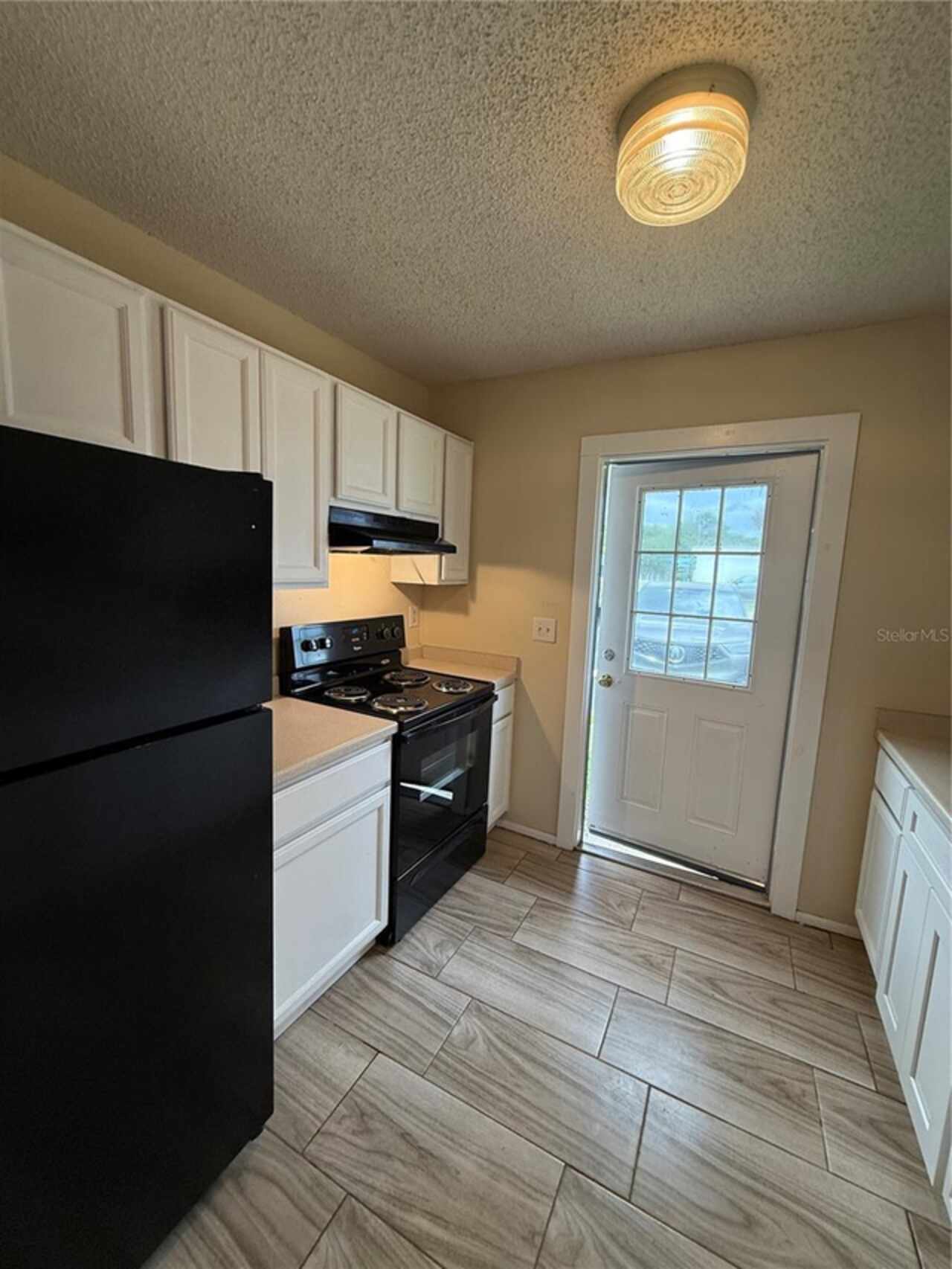 Listing Photo 12