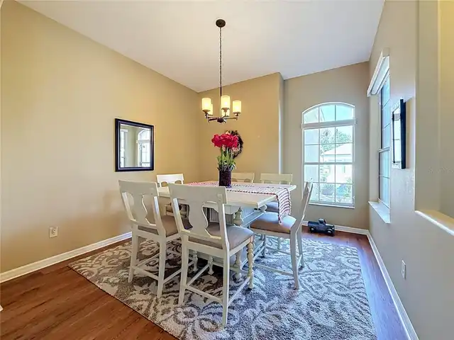 Listing Photo 11