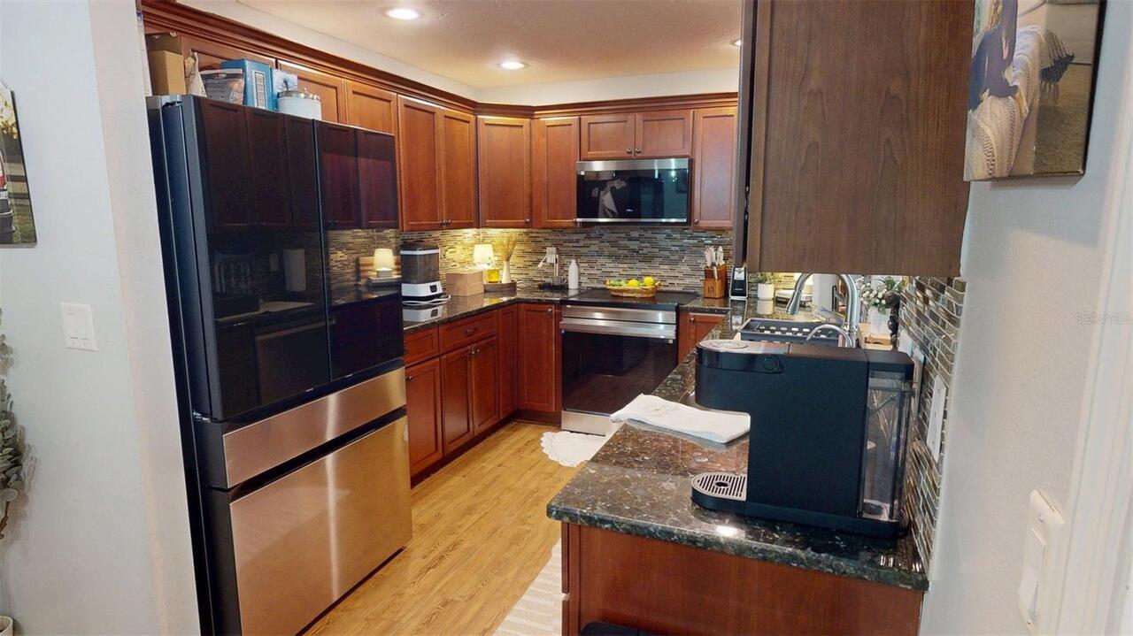 Listing Photo 9