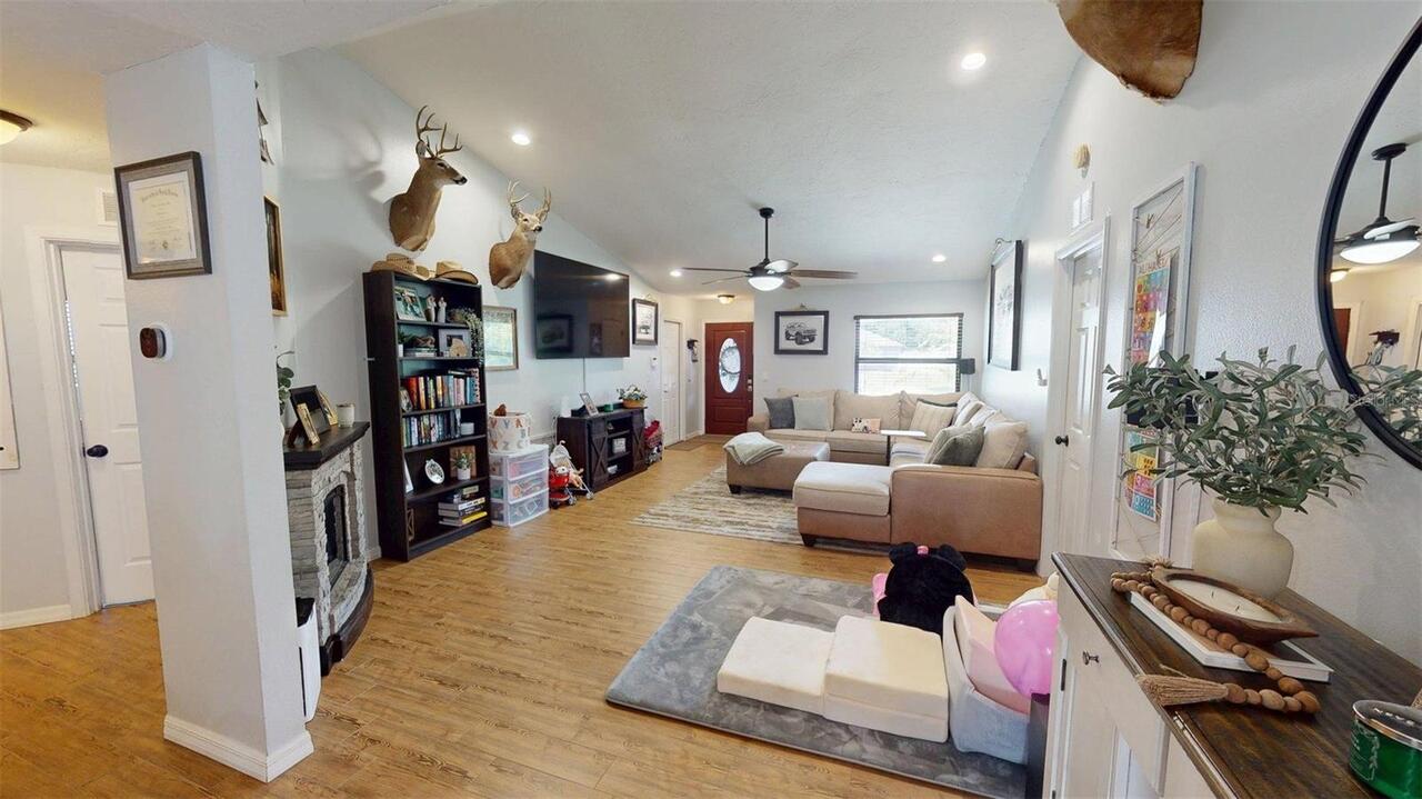 Listing Photo 12