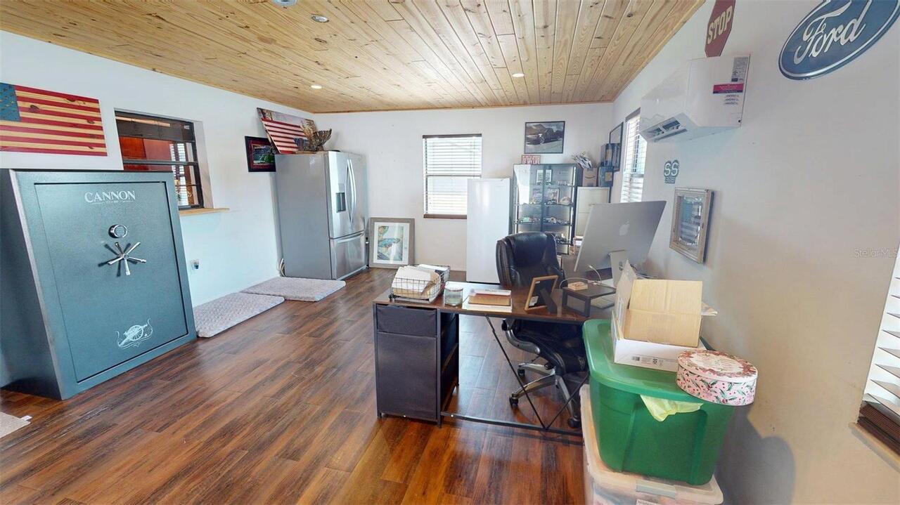 Listing Photo 14