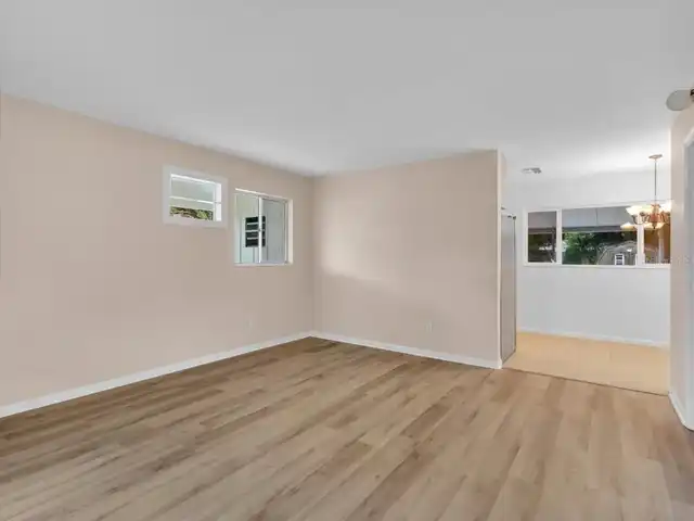 Listing Photo 9