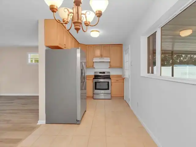 Listing Photo 10