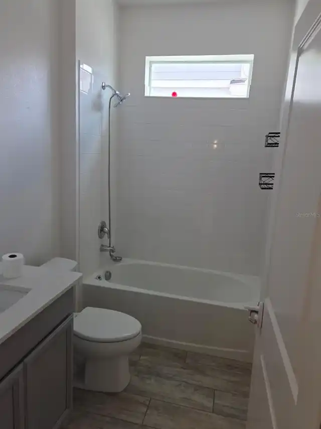 Listing Photo 12