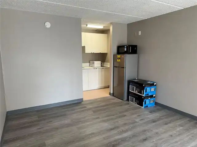 Listing Photo 8