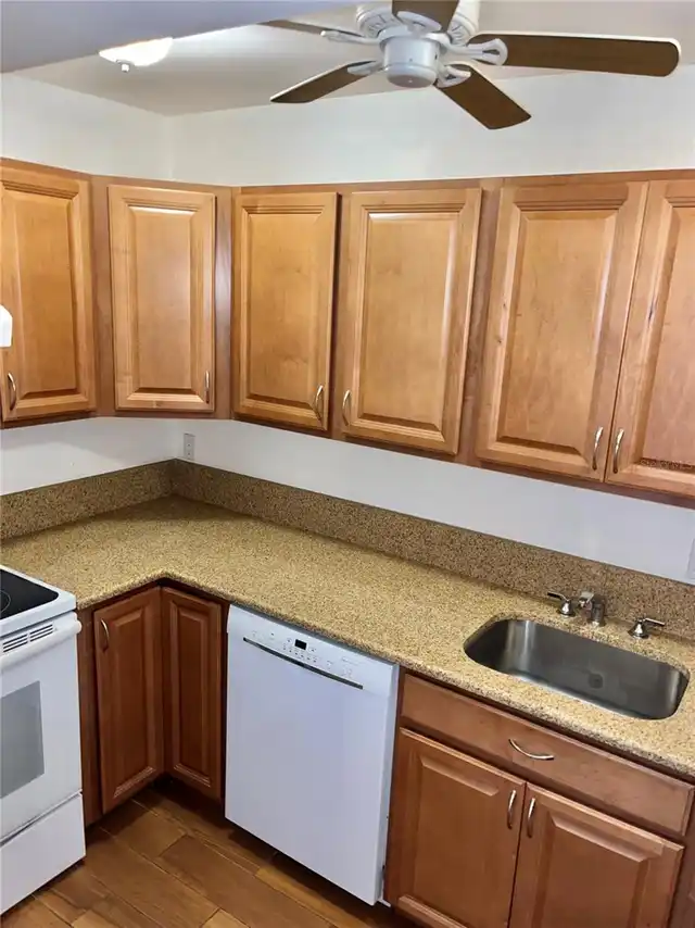 Listing Photo 17