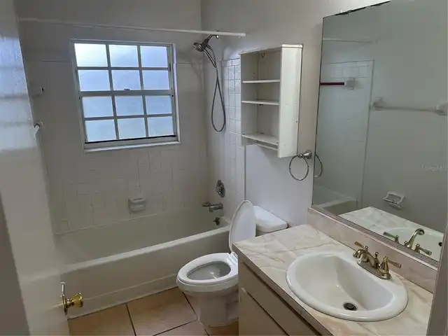 Listing Photo 11