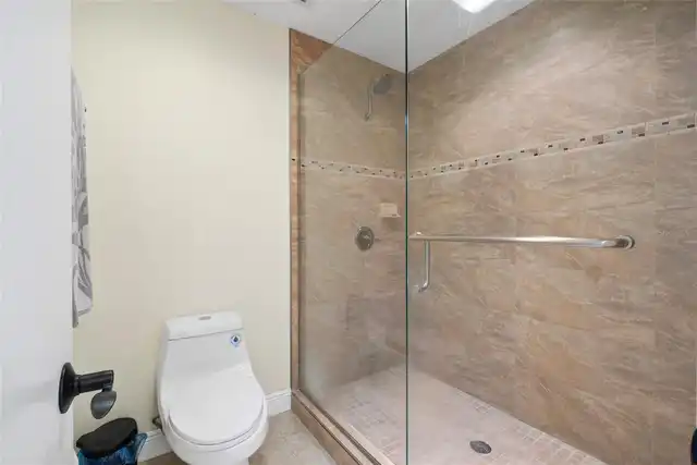 Listing Photo 22