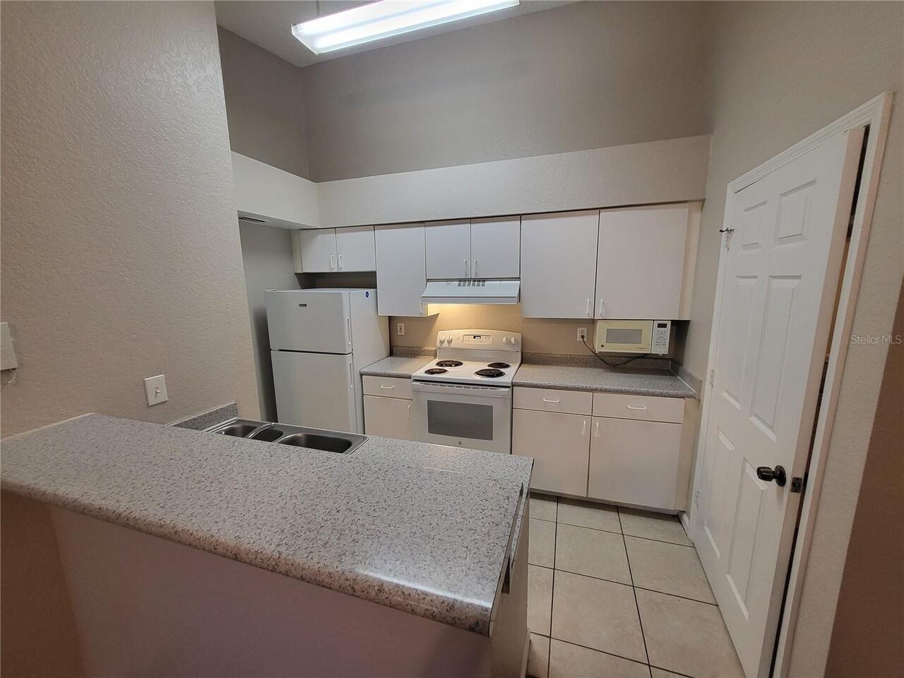 Listing Photo 10