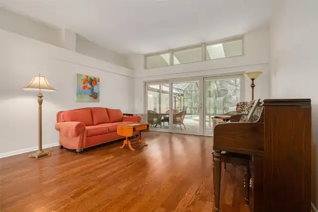 Listing Photo 6