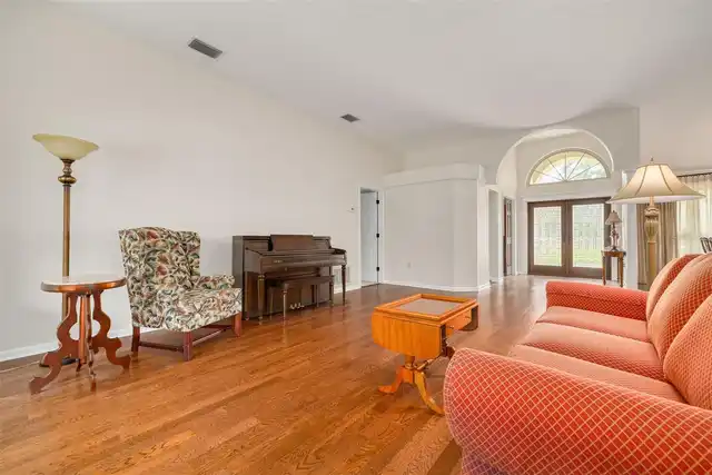 Listing Photo 7