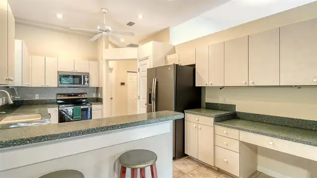 Listing Photo 15