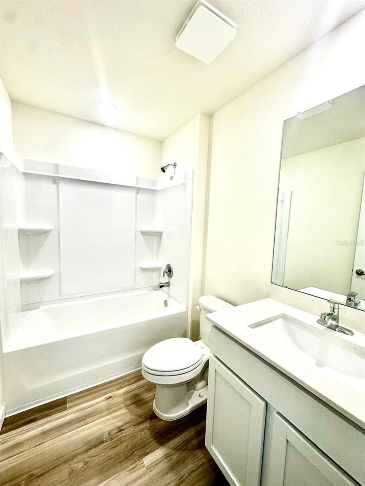 Listing Photo 9