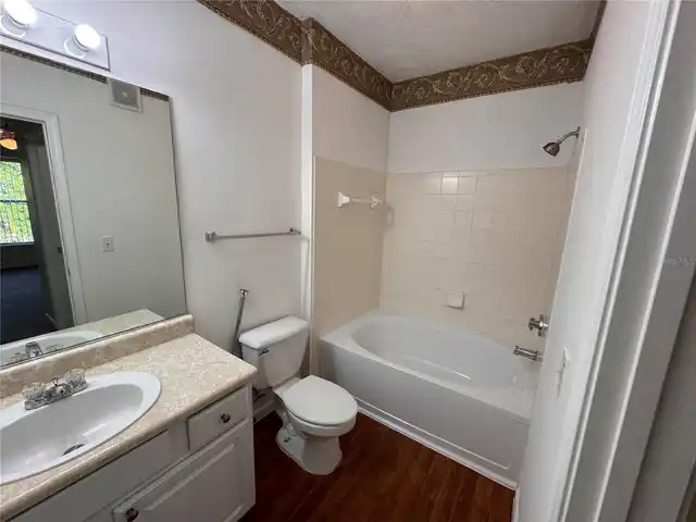 Listing Photo 11