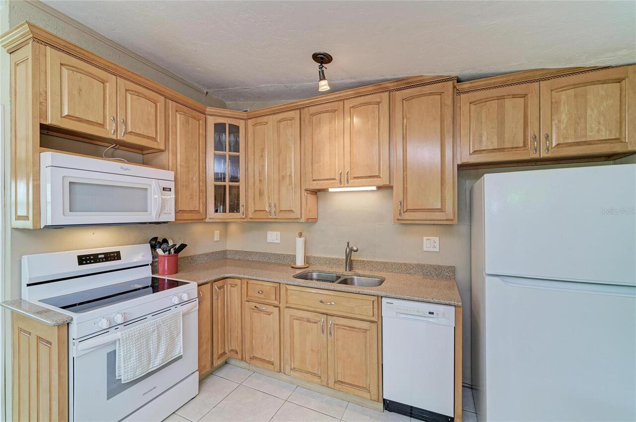 Listing Photo 14