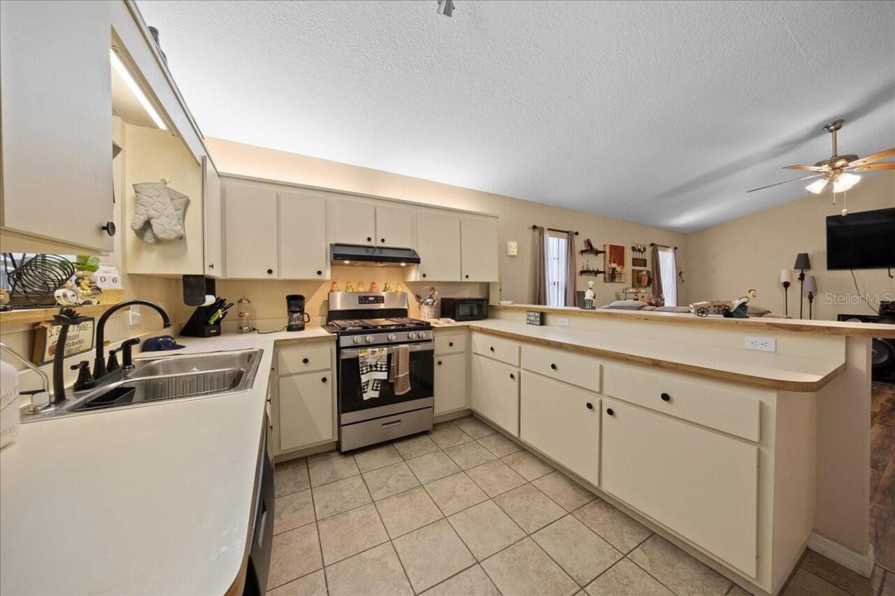 Listing Photo 12