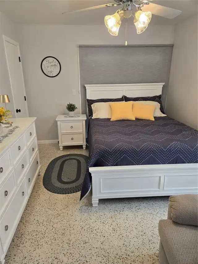 Listing Photo 10