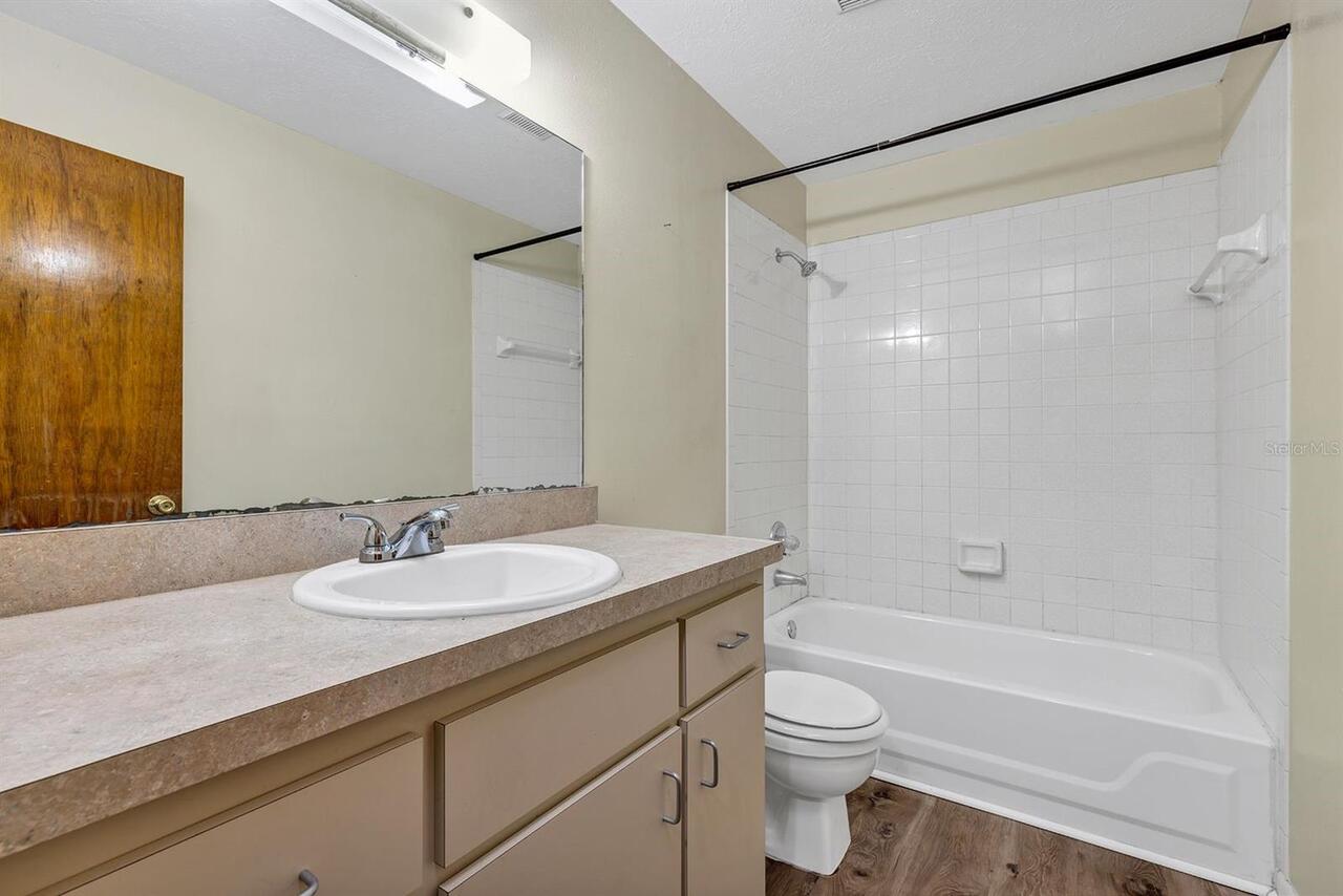 Listing Photo 12