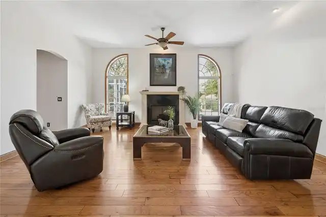 Listing Photo 11