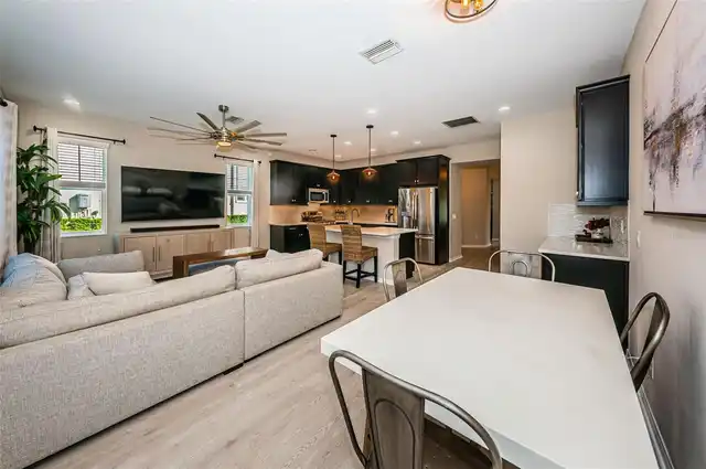 Listing Photo 8