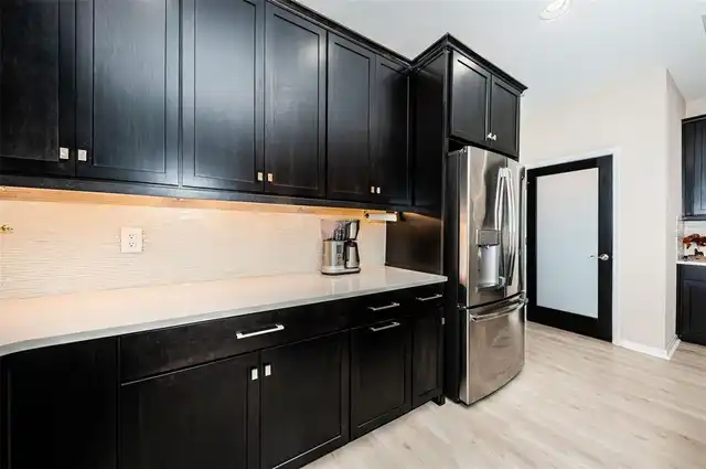 Listing Photo 17