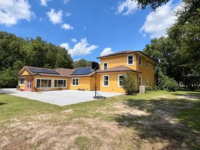 Listing Photo 10