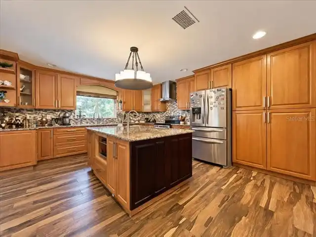 Listing Photo 16