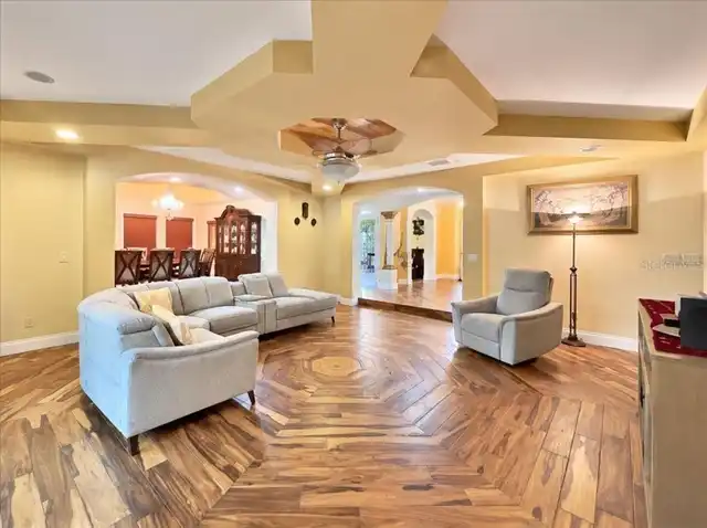 Listing Photo 17