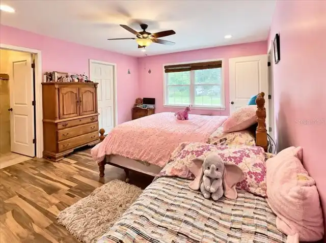 Listing Photo 22