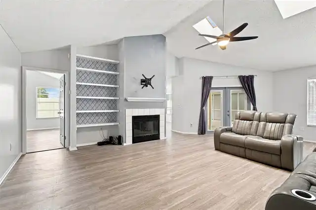 Listing Photo 14