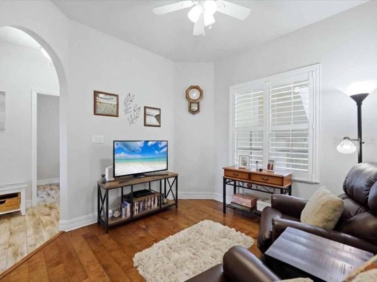 Listing Photo 12