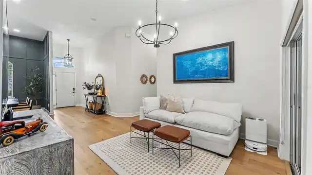 Listing Photo 15