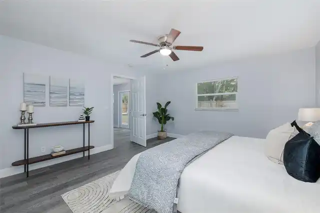 Listing Photo 9