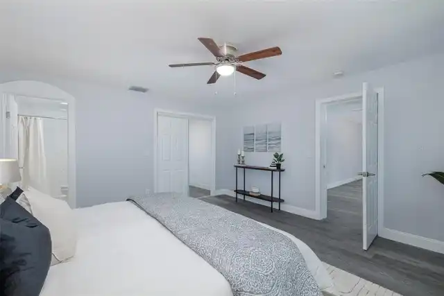 Listing Photo 10